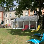 אכסניה Grands Groupes - Chateau Des Forges Gouville-sur-Mer