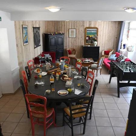 Hostal Grands Groupes - Chateau Des Forges *